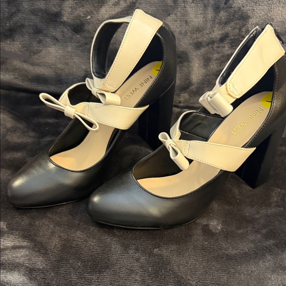 Nine West Black and Cream Mary Jane Block Heel Pumps with Bow